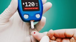 Cek darah un̈tuk pemeriksaan diabetes. (Dok. Rspondokindah.co.id)