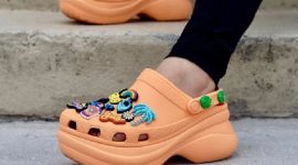 Sandal Crocs. (facebook.com @Crocs )