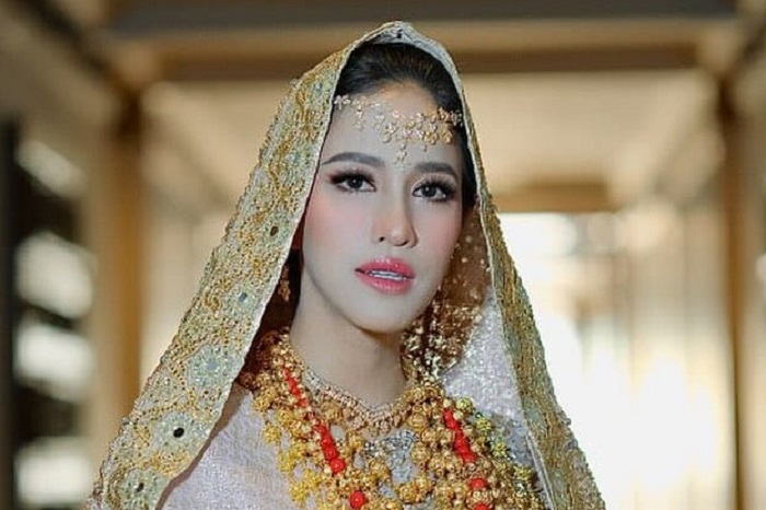 Kejaksaan Agung memeriksa Miss Indonesia 2010 Asyifa Syafningdyah Putriambami. (Facebook.com @Asyifa Syafiningdyah Putrambami Latif )

