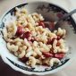 Hidangan pasta aglio olio yang praktis ini memadukan cita rasa Italia klasik dengan sentuhan bahan lokal, sempurna untuk makan malam yang cepat namun tetap lezat. Nikmati perpaduan bawang putih harum, cabai pedas, dan sedikit daun jeruk yang menyegarkan.