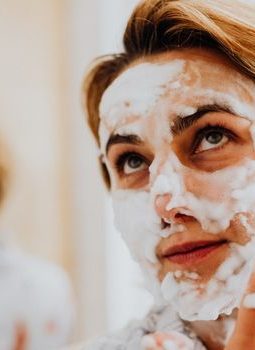 Rahasia Skincare Remaja: Kulit Bersih Tanpa Iritasi, Aman Jangka Panjang