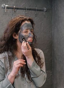 Pesona Masker Alami: Rahasia Kulit Sehat Berkilau Tanpa Kimiawi Berlebihan