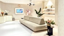 Ultherapy Prime Jakarta menawarkan layanan skin tightening nonbedah dengan teknologi MFU-V. Layanan home visit menjadi pilihan bagi pasien yang mengutamakan privasi dan fleksibilitas tanpa mengabaikan evaluasi dokter. (Dok. Ultherapy Prime Jakarta)