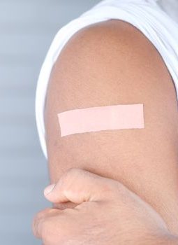 Melindungi Diri dari Ancaman Kanker Serviks: Pentingnya Vaksin HPV