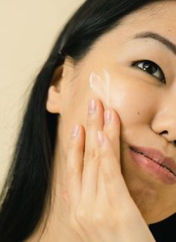 Rahasia Kulit Wajah Sehat Berkilau: Bukan Sekadar Skincare Mahal