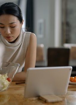 Rahasia Remaja Sehat: Bukan Diet Ketat, Melainkan Pola Makan Cerdas