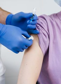 Melindungi Diri dari Kanker Serviks: Sudahkah Anda Vaksin HPV?