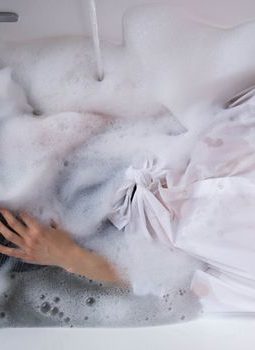 Rahasia Organ Intim Sehat: Lebih dari Sekadar Sabun Harum
